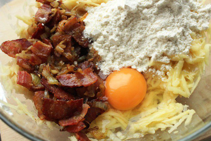 Пирог из тертого картофеля