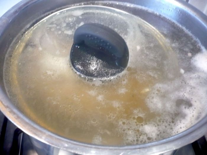 Пошированное филе ягненка под яблочно-карамельным соусом