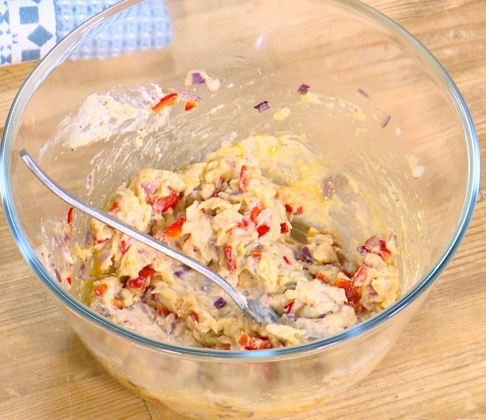 Котлетки из фасоли со сладким перцем и чили 