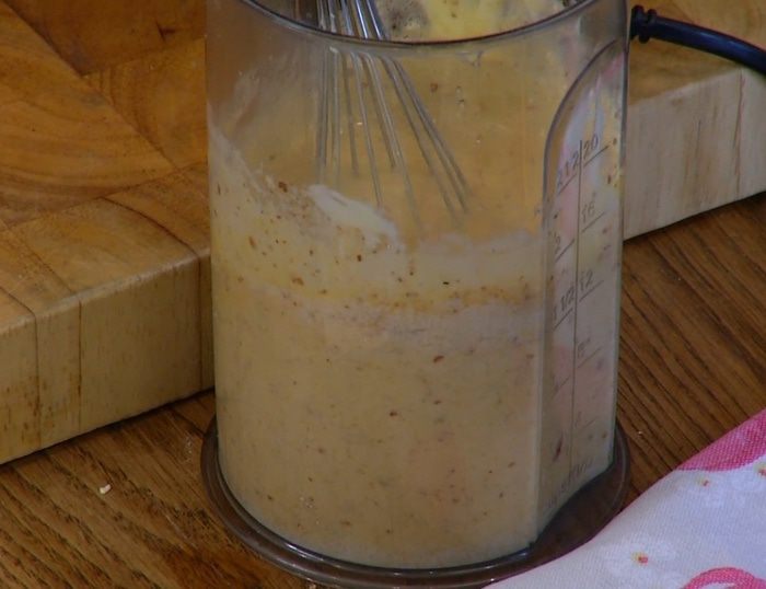 Сметанный пирог с ежевикой и голубикой