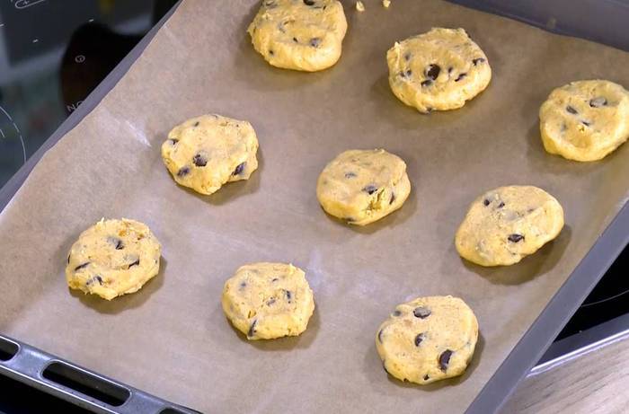 Арахисовое печенье с шоколадными каплями 