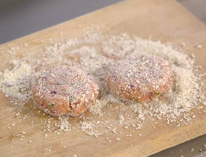 Бургеры с семгой и огурцом 