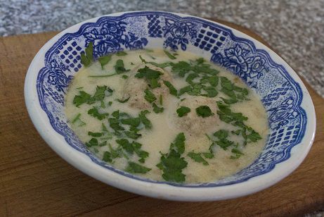 Сырный суп с рисом и куриными кнелями