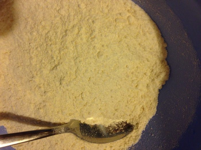 Чизкейк с белым шоколадом на миндально-кокосовой основе