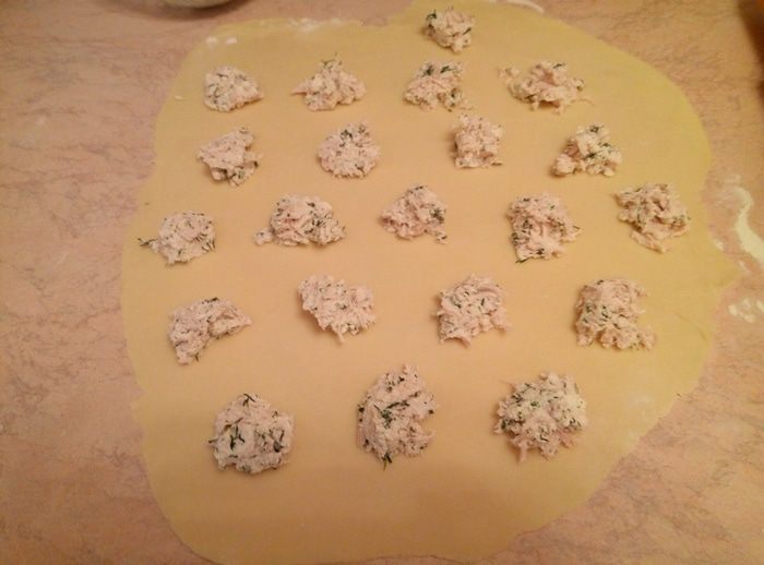 Мини-пирожки из творожного теста с сырно-куриной начинкой