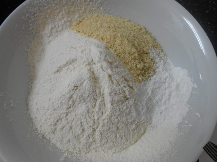 Лимонный пирог с миндалем