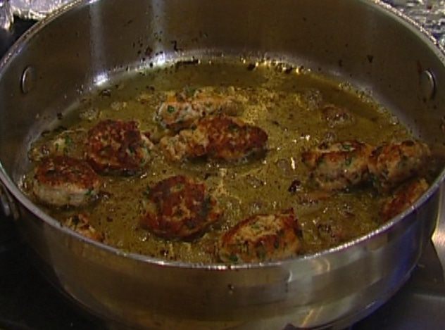 Макароны с фрикадельками и моцареллой 