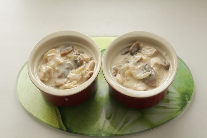 Горячие пироги с курицей на ужин