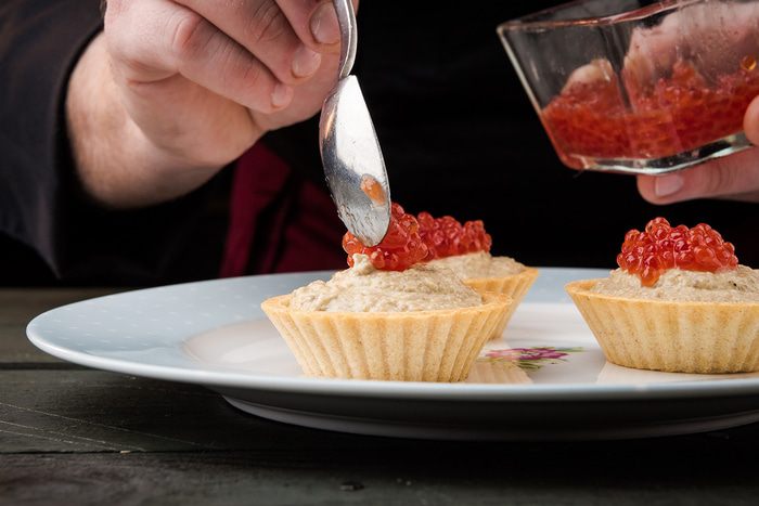 Праздничная закуска с красной икрой