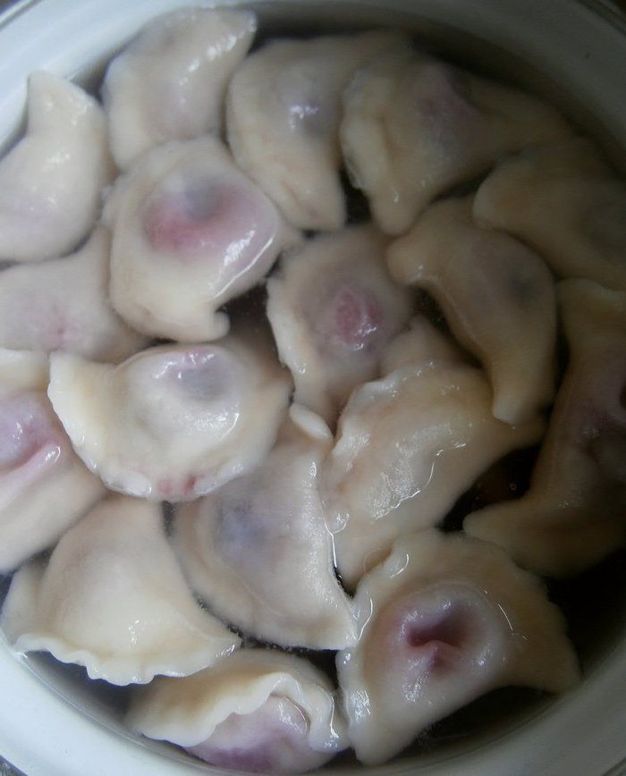 Вареники с вишней и ягодным соусом