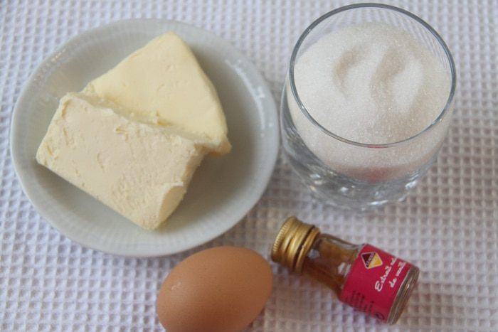 Шоколадное печенье с белыми и тёмными шоколадными каплями