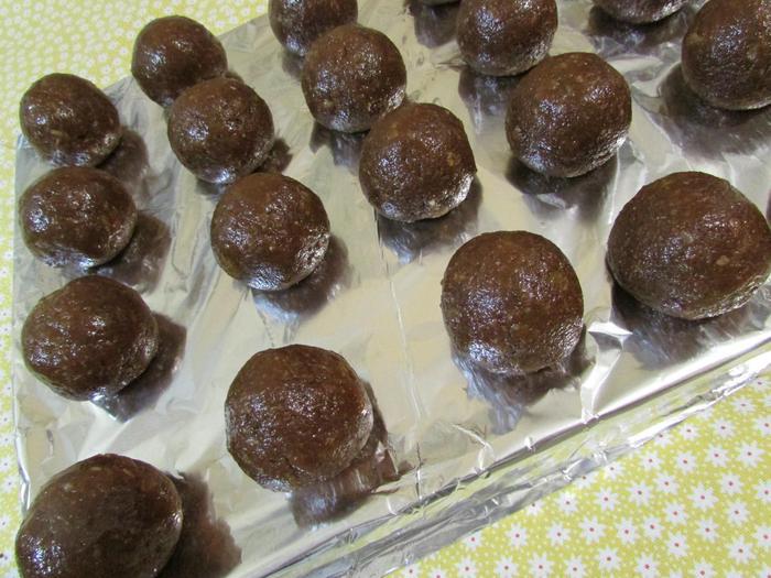 Трюфель с авокадо и арахисовой пастой