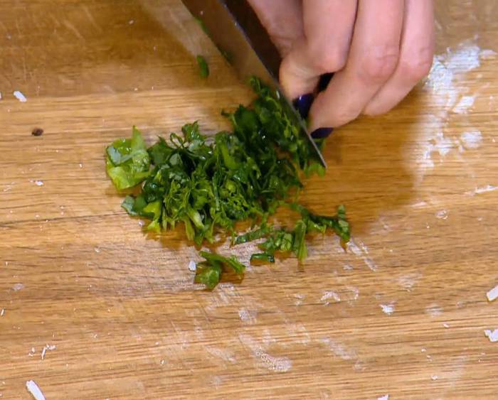 Пенне с цветной капустой и беконом 