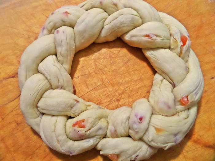 Пасхальная коса с цукатами
