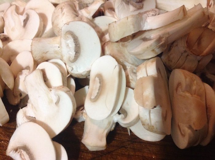 Картофельные гнезда с курицей и грибами