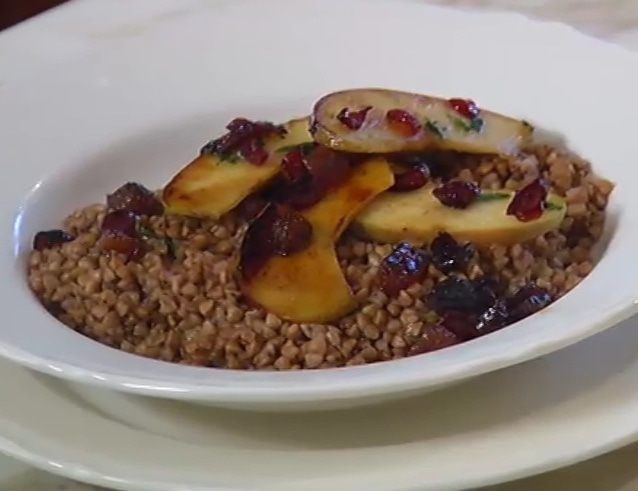 Гречневая каша с фруктовой заправкой 