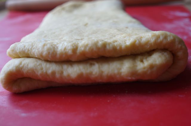 Воздушные рогалики с хрустящей ореховой начинкой (Українськи страви)