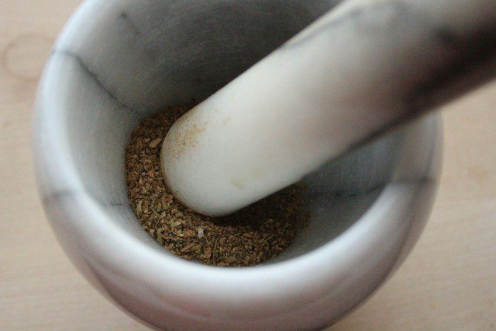 Пряная баранина с маслинами, оливками и томатами 