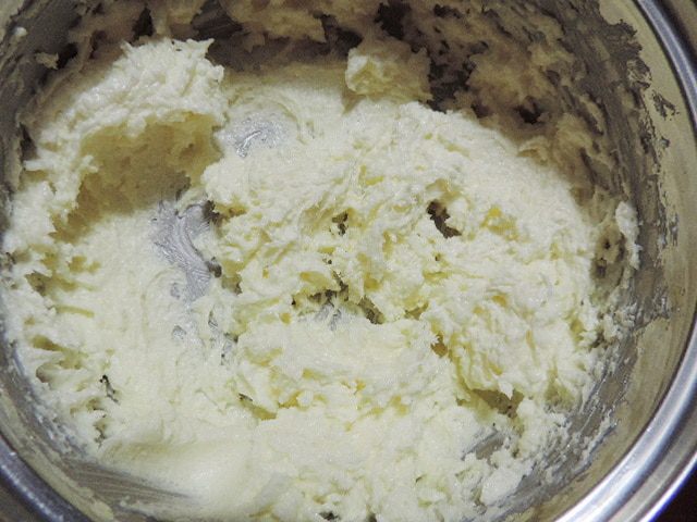 Пирог &amp;quot;Осиное гнездо&amp;quot; с орехами и изюмом