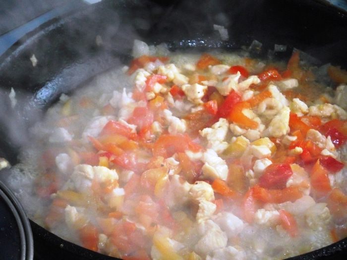 Киш с курицей, ветчиной и овощами