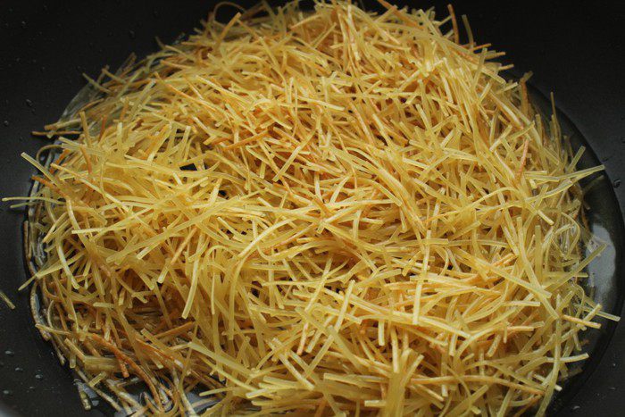 Паэлья с пастой и морепродуктами Фидеуа (Fideua)