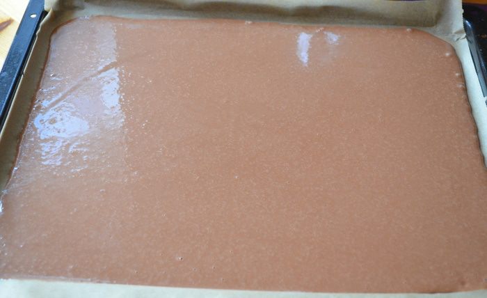 Тирамису с кокосовым муссом, малиновым желе и черникой