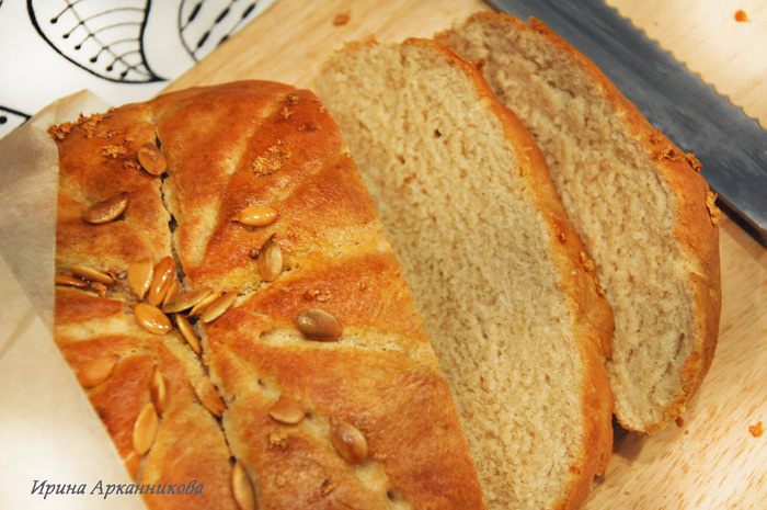 Цельнозерновой хлеб с чесноком и тыквенными семечками