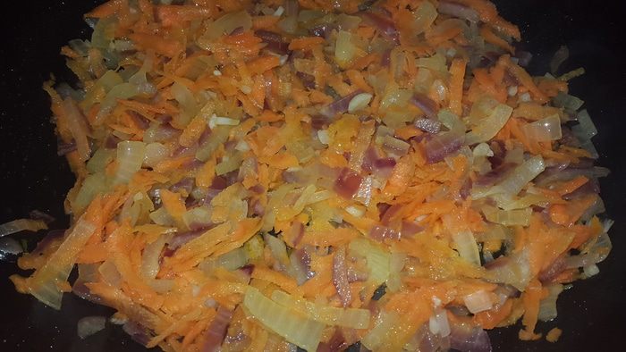 Запеканка из чечевицы с кабачком и сыром.