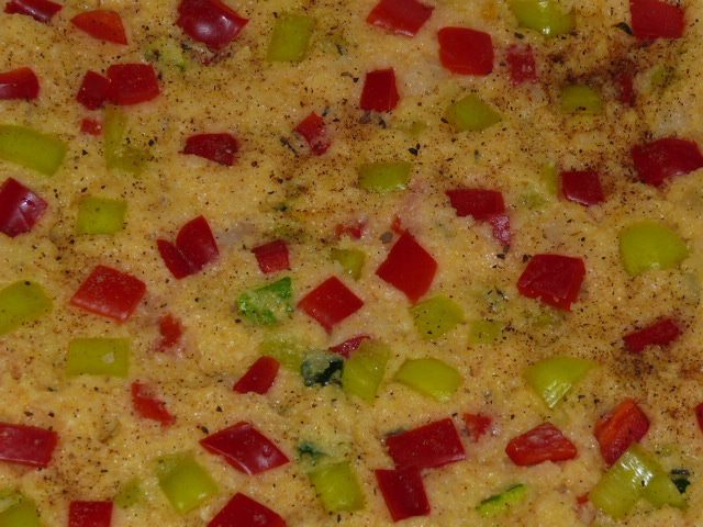 Запеченная полента с овощами