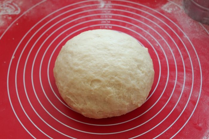 Сдобный хлеб с узором