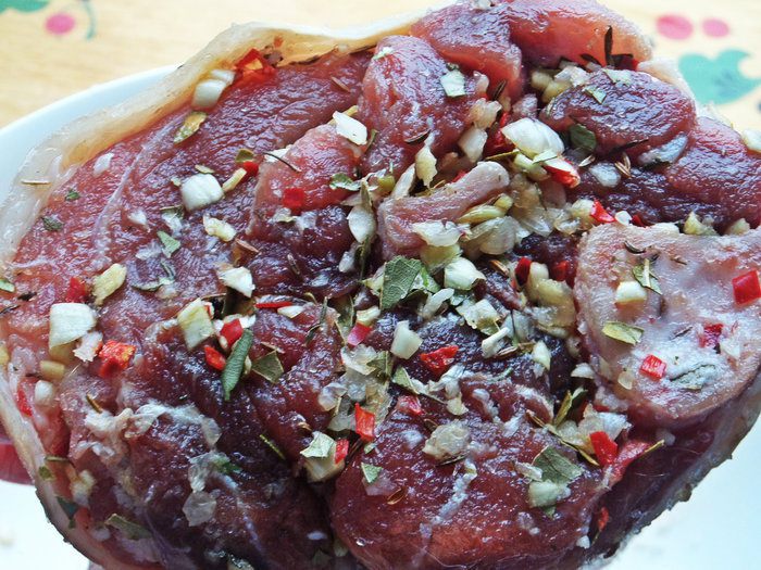 Рулька с разной капустой и грибами