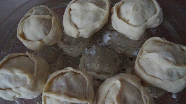 Манты со свининой и картофелем