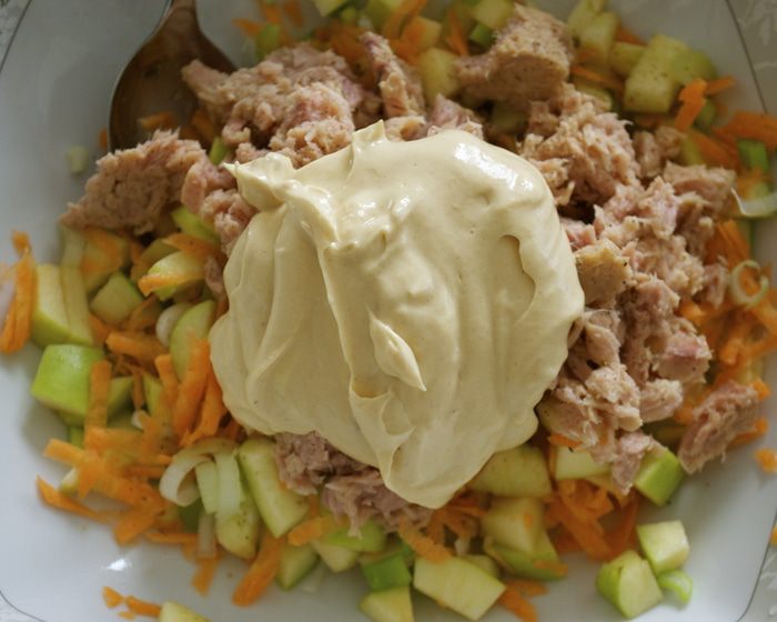 Салат с тунцом (TUNA SALAD)