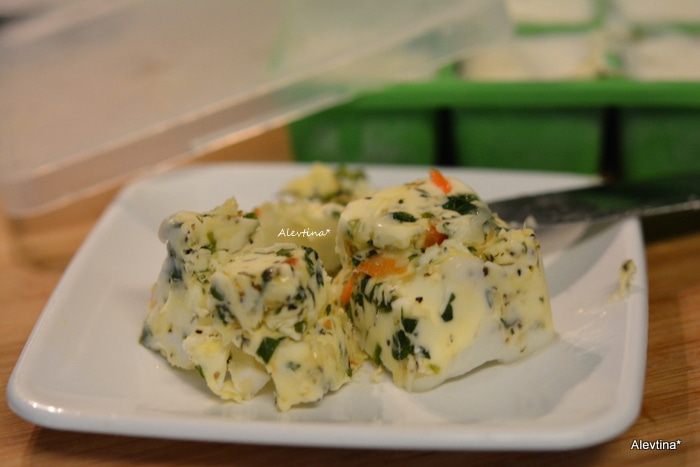 Масло сливочное ароматное с травами и чесноком