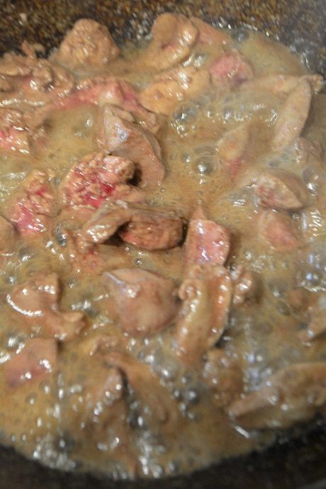 Жаркое с картофелем и куриной печенью
