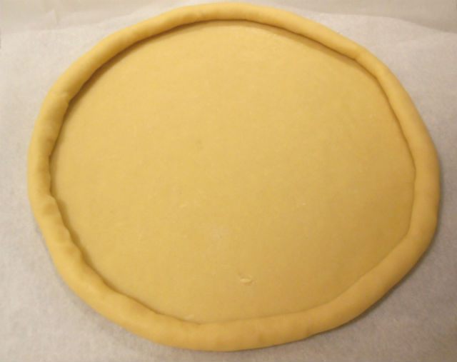 Пирог-цветок с персиками