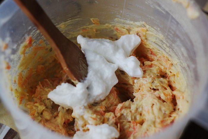 Кекс с тыквой, морковью и орехами