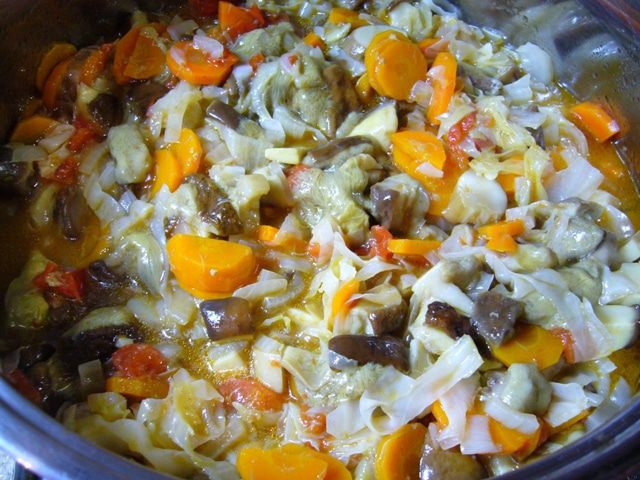 Солянка с белыми грибами (на зиму)
