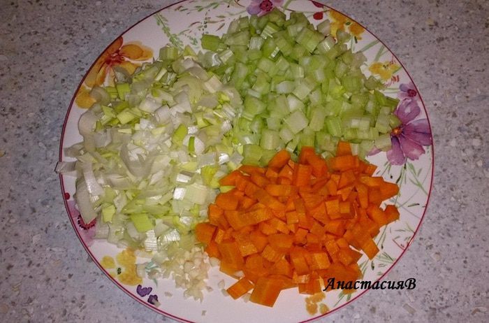 Бархатистый каштановый суп-пюре с сельдереем