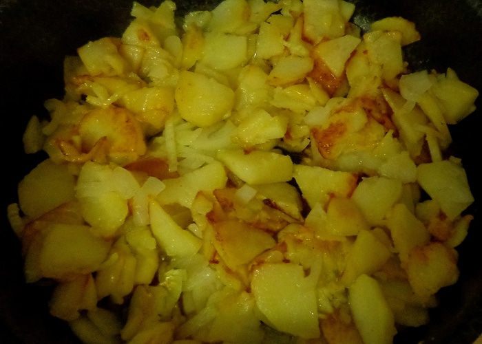Филе лосося, запеченое с овощами и грибами