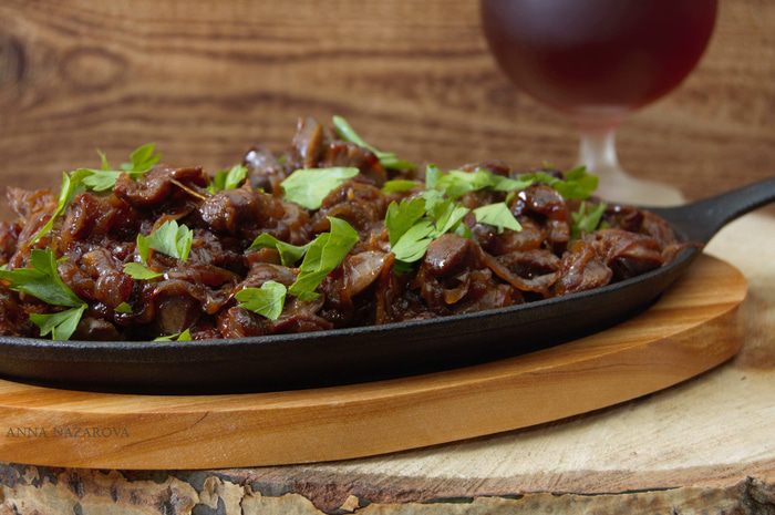 Карамелизованные куриные желудки