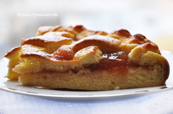 Дрожжевой пирог с яблочным джемом