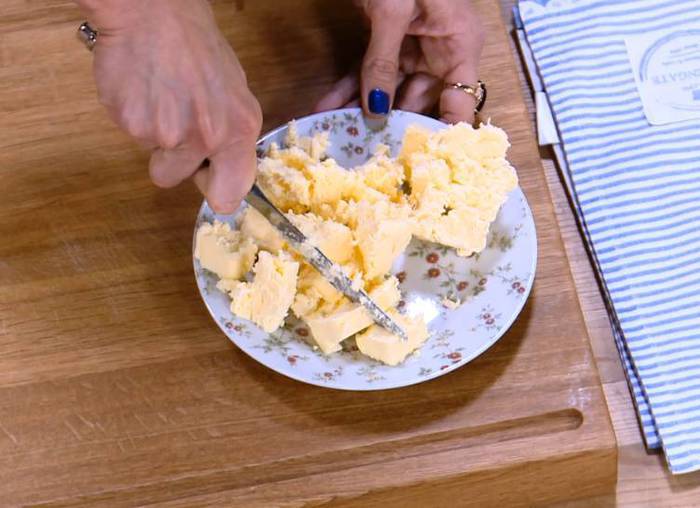 Песочный кекс с изюмом 