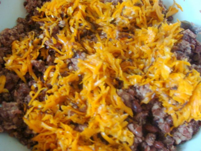 Фаршированные перцы с мясом, фасолью и сыром