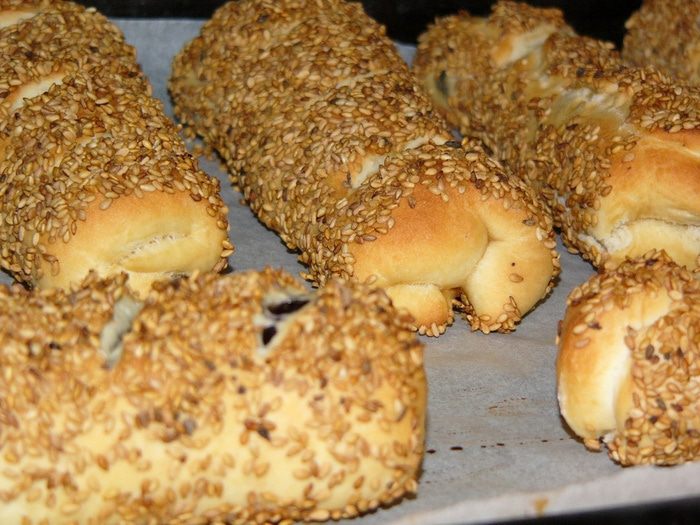 Турецкий симит с маслинами