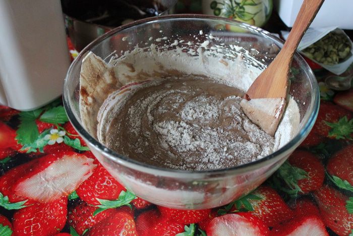 Гречишный кекс с шоколадом, изюмом и тыквенными семечками 