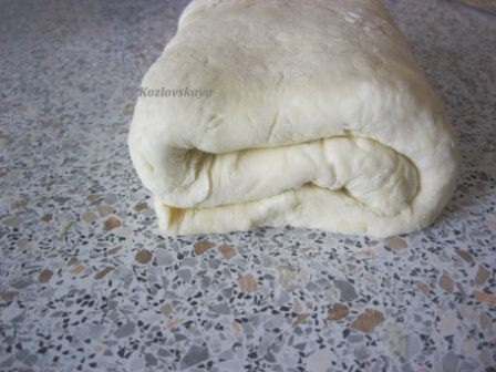 Кифлики слоеные (на виски)