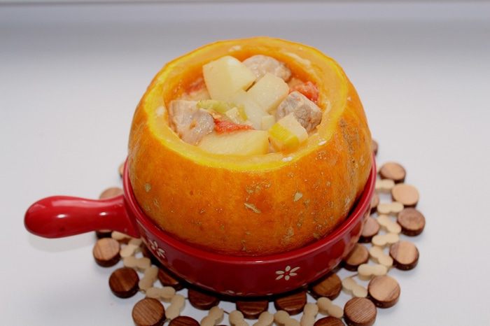 Тыква с мясным рагу