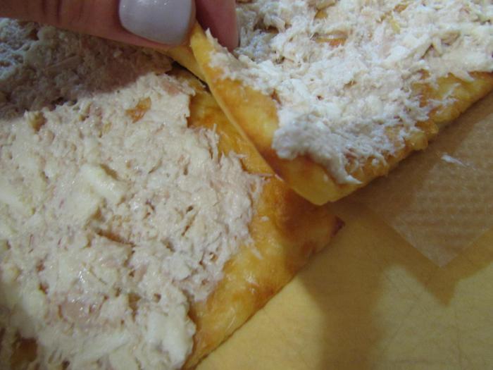 Праздничный сырный рулет с курицей