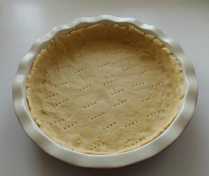 Киш с брокколи, ветчиной и помидорами